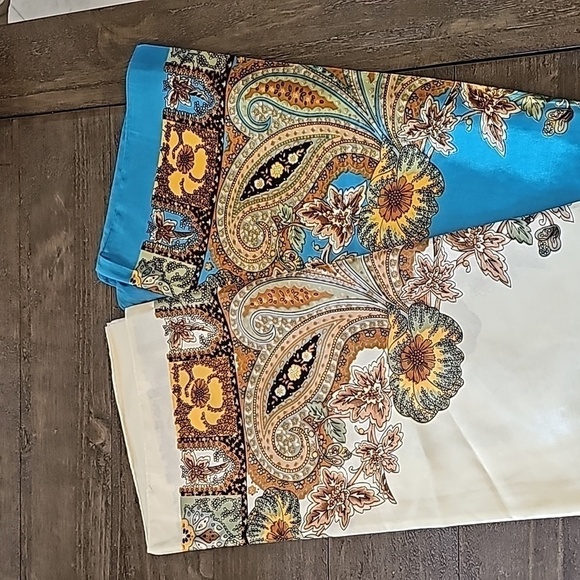 Set of 2 Scarves - Picture 1 of 3